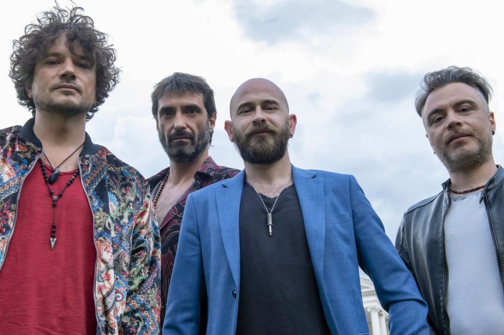 LA SCELTA: "Agosto a casa" è il nuovo singolo della band composta da Mattia Del Forno, Francesco Caprara, Emiliano Mangia e Marco Pistone.